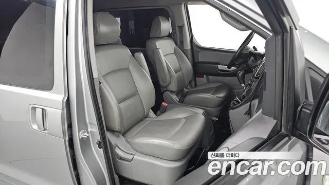 Hyundai Starex 2018 thumb 11