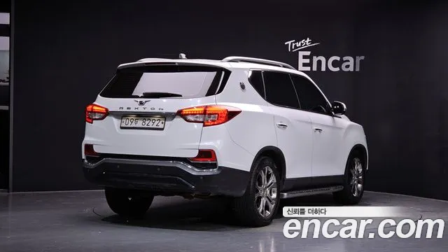 KG_Mobility_Ssangyong Rexton 2017 thumb 2