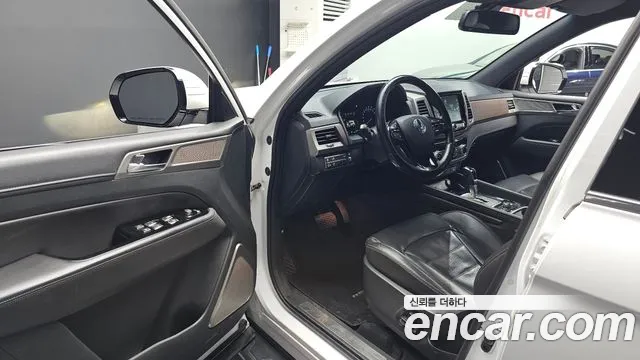 KG_Mobility_Ssangyong Rexton 2017 thumb 10