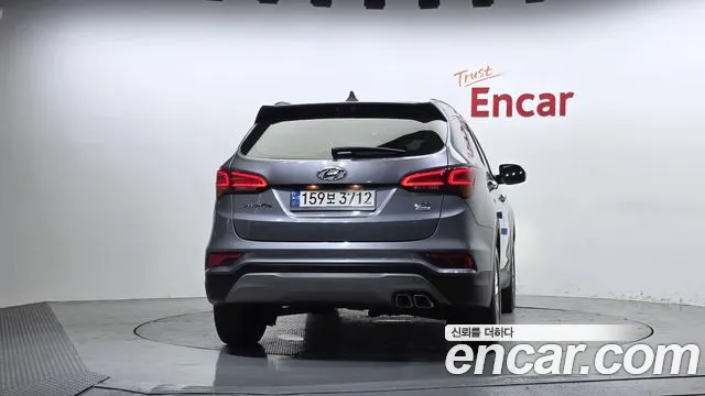 Hyundai Santa Fe 2018 thumb 4