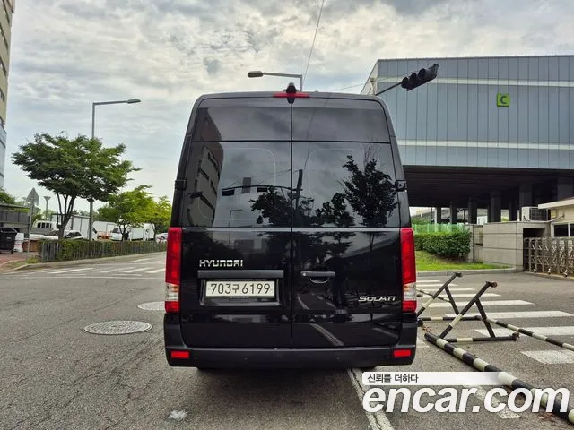 Hyundai Staria 2024 thumb 3