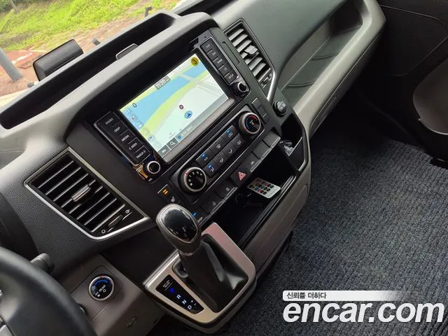Hyundai Staria 2024 thumb 10