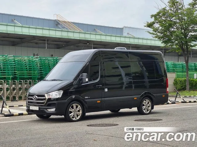 Hyundai Staria 2024 thumb 11