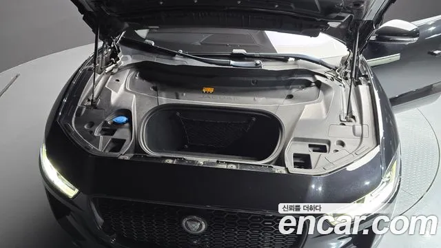 Jaguar I-PACE 2019 thumb 6