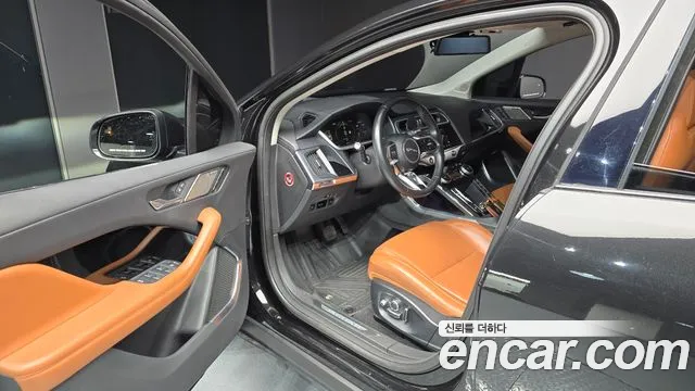 Jaguar I-PACE 2019 thumb 10