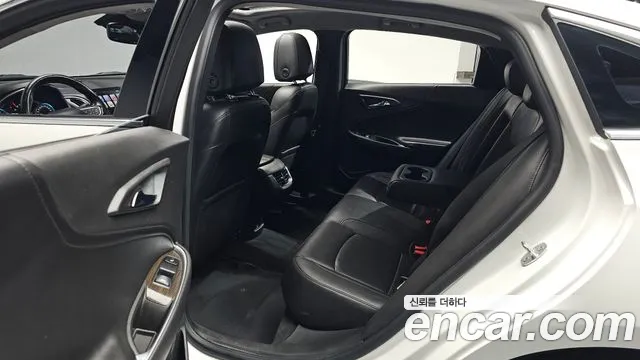Chevrolet Malibu 2018 thumb 11