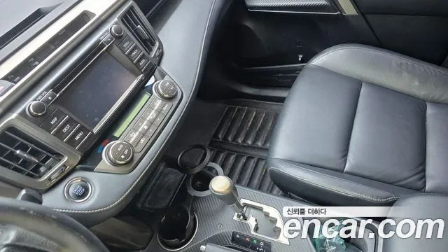 Toyota RAV4 2015 thumb 9