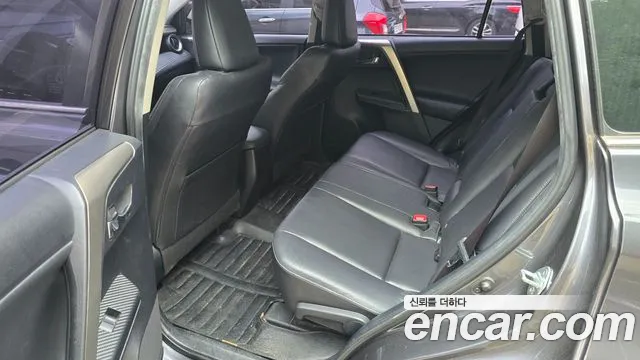 Toyota RAV4 2015 thumb 10