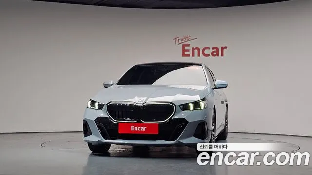 BMW 5 серии 2026 thumb 2