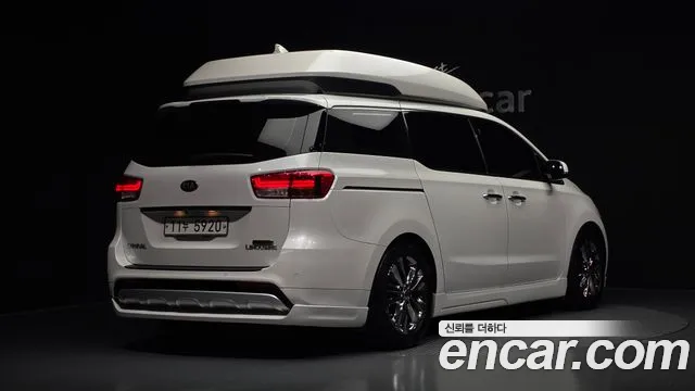 Kia Carnival 2015 thumb 2