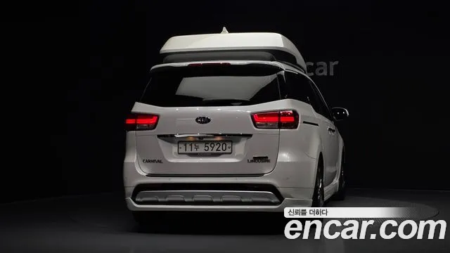 Kia Carnival 2015 thumb 4