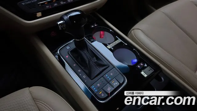 Kia Carnival 2015 thumb 9
