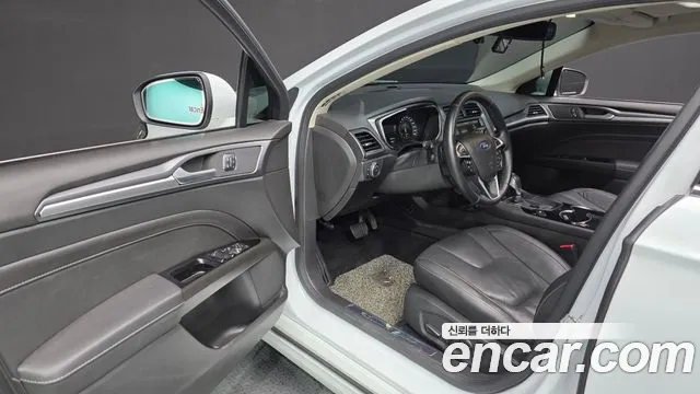 Ford Mondeo 2016 thumb 10