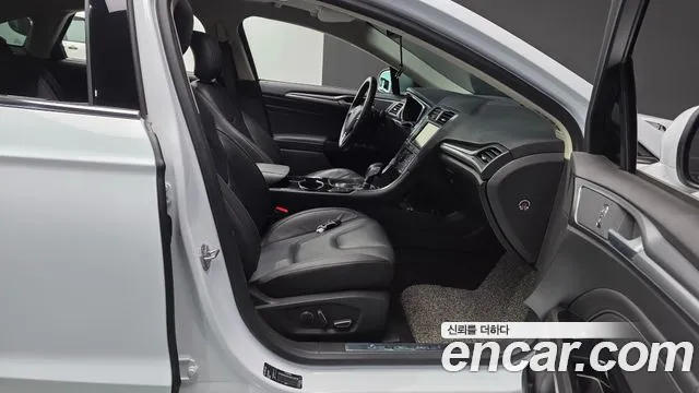 Ford Mondeo 2016 thumb 11