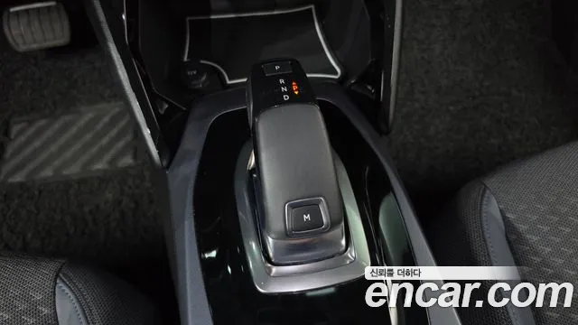Peugeot 2008 2021 thumb 9