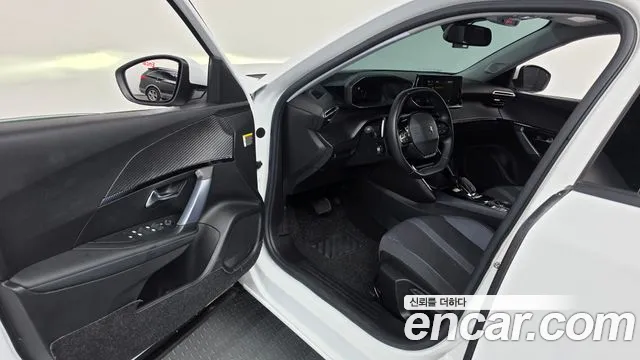 Peugeot 2008 2021 thumb 10