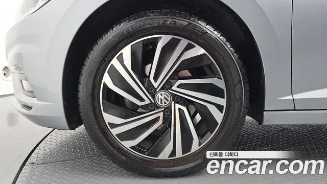 Volkswagen Jetta 2020 thumb 5
