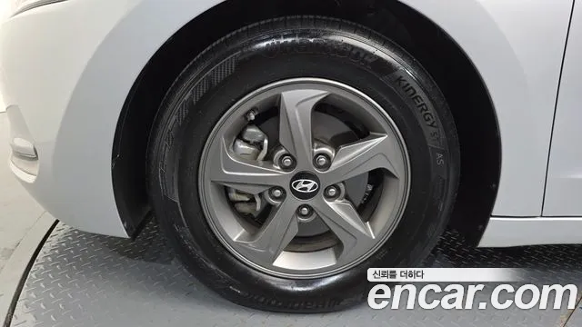 Hyundai Avante 2015 thumb 5