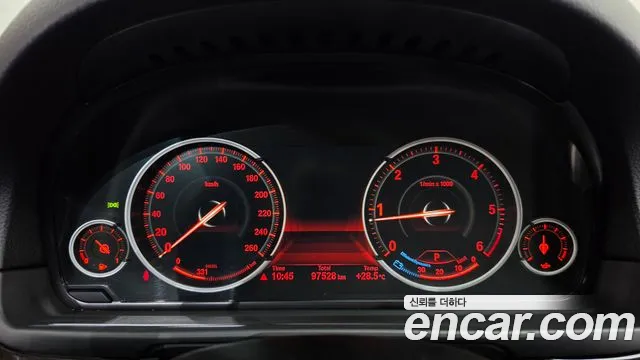 BMW 5 серии 2013 thumb 8