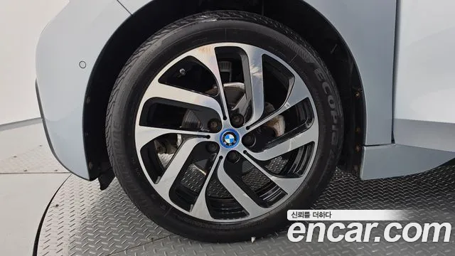 BMW i3 2015 thumb 5