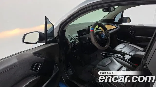 BMW i3 2015 thumb 10