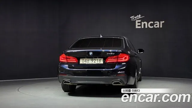 BMW 5 серии 2018 thumb 4