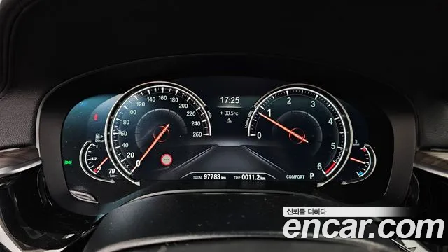 BMW 5 серии 2018 thumb 8