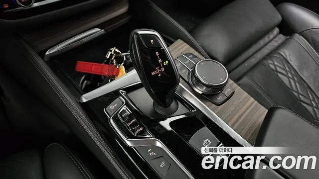 BMW 5 серии 2018 thumb 9