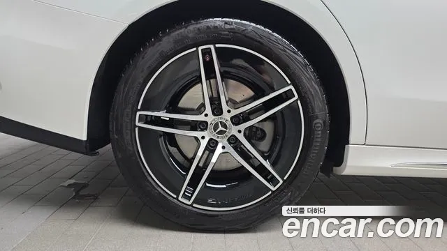 Mercedes-Benz E-Класс 2024 thumb 4