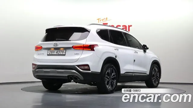 Hyundai Santa Fe 2018 thumb 2