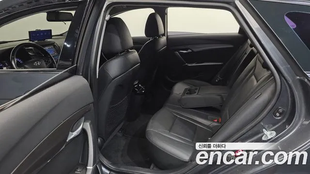 Hyundai i40 2014 thumb 12