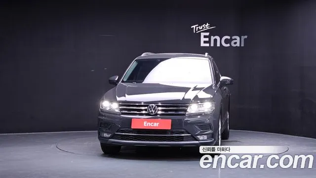 Volkswagen Tiguan 2018 thumb 2