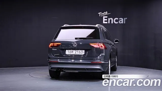 Volkswagen Tiguan 2018 thumb 3