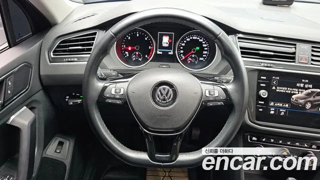 Volkswagen Tiguan 2018 thumb 11