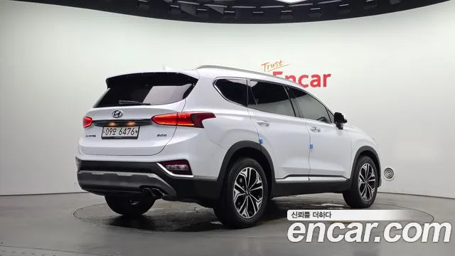 Hyundai Santa Fe 2018 thumb 2