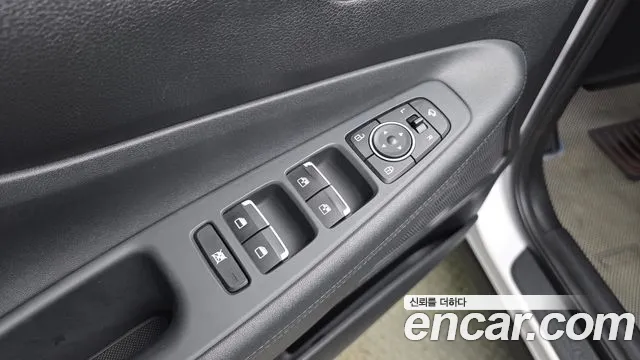 Hyundai Santa Fe 2018 thumb 12