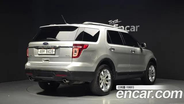 Ford Explorer 2013 thumb 2