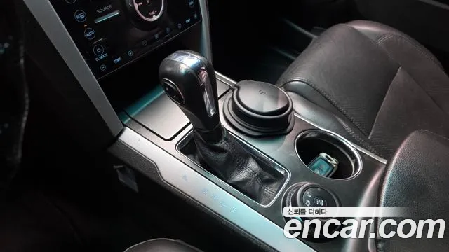 Ford Explorer 2013 thumb 9