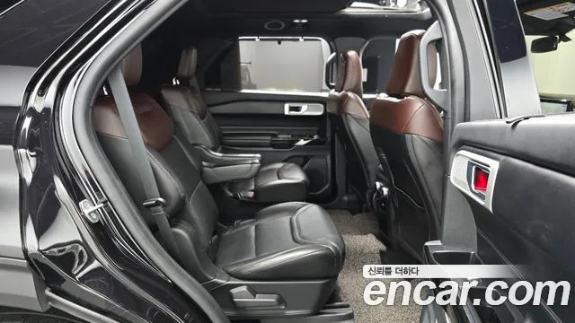 Ford Explorer 2021 thumb 11