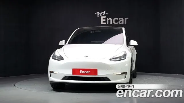 Tesla Model Y 2021 thumb 3