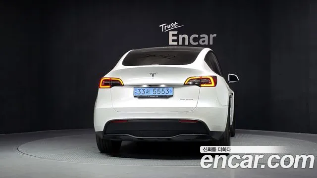 Tesla Model Y 2021 thumb 4