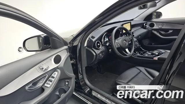 Mercedes-Benz C-Класс 2017 thumb 10