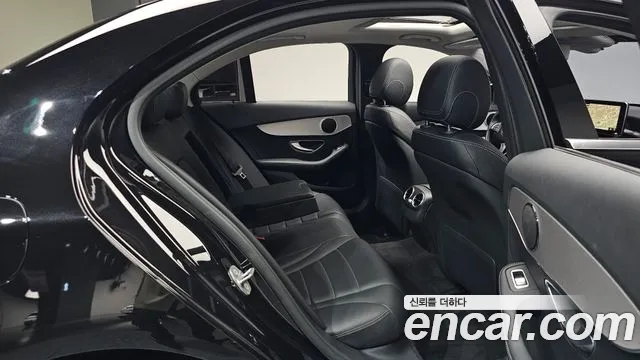 Mercedes-Benz C-Класс 2017 thumb 11