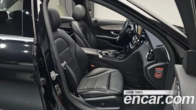 Mercedes-Benz C-Класс 2017 thumb 12