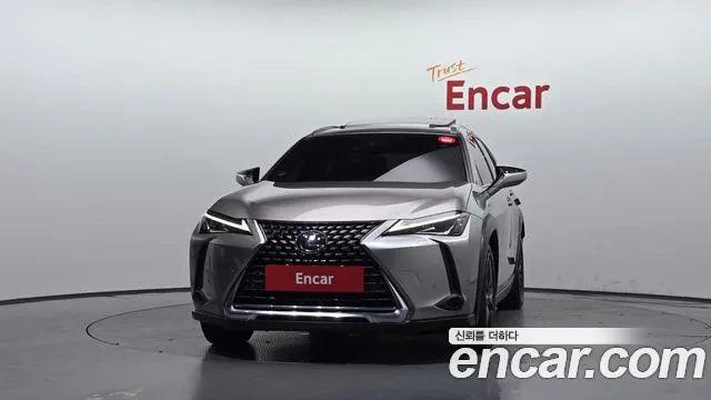 Lexus UX 2019 thumb 3