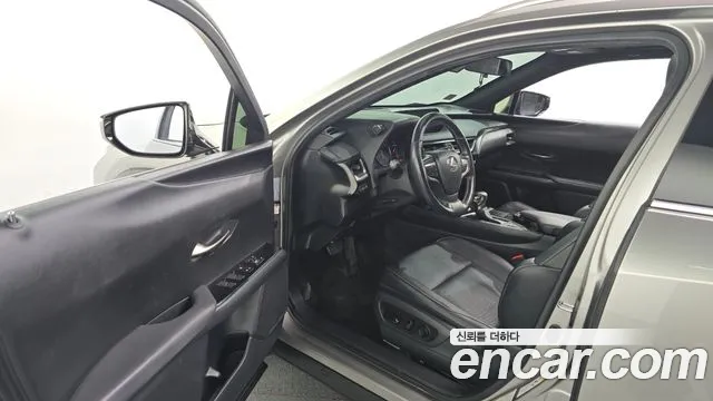 Lexus UX 2019 thumb 10
