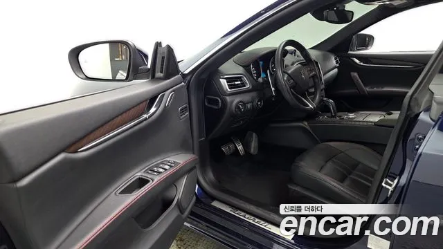 Maserati Ghibli 2020 thumb 10