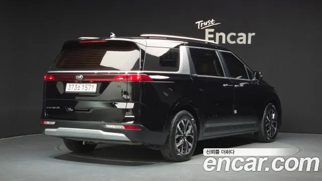 Kia Carnival 2021 thumb 2