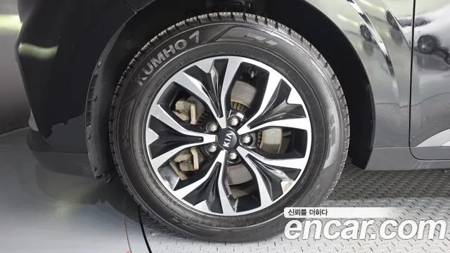 Kia Carnival 2021 thumb 5