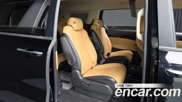 Kia Carnival 2021 thumb 11